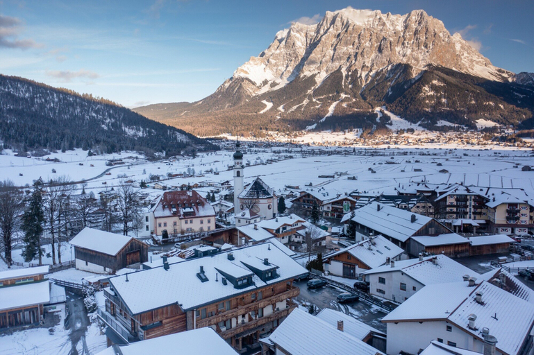Aerial view, Apartment in Tyrol on the ski-slope, Reutte