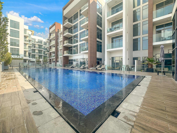 Room 4, Perfect Studio in JVC With Pool and gym, Dubai