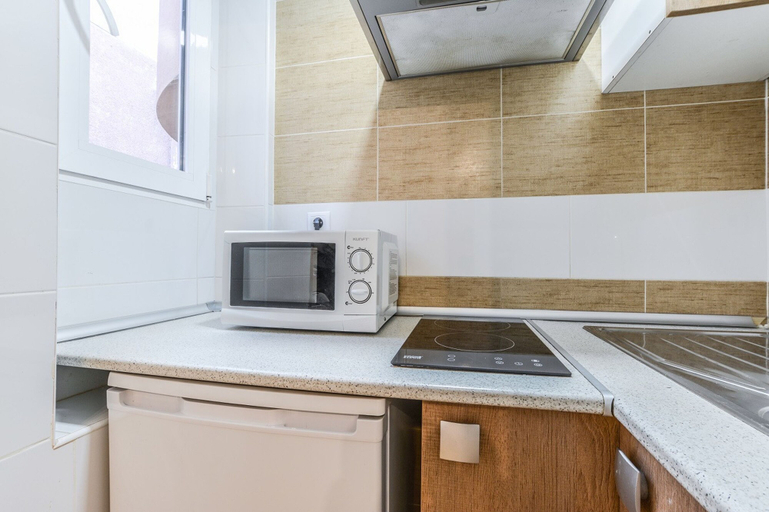Room 4, C Plaza de Espa a 1B, Madrid