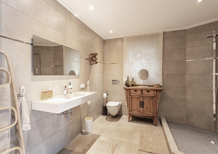Bathroom 3, Sea-view Villa Near Port, Baleares