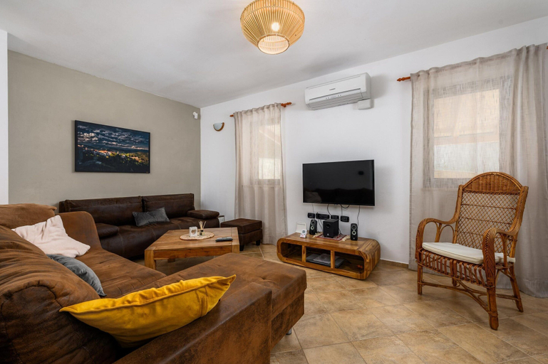 Living area 4, Lovely Villa Near the Beach, Višnjan