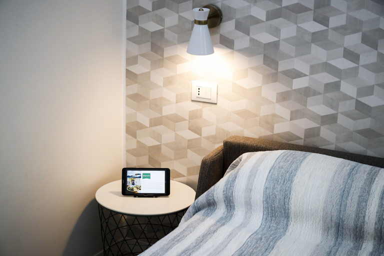 Room 5, Stylish Studio in Milan, Near Metro, Milano