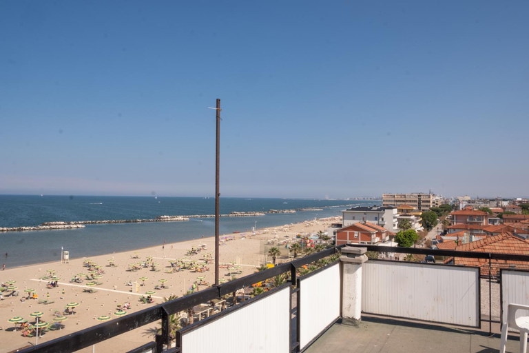 Others 5, Hotel Re Leone, Rimini