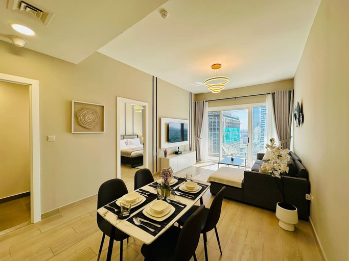 Room 5, Stylish 1BR in JVC w Pool 6 Mins to Circle Mall, Dubai
