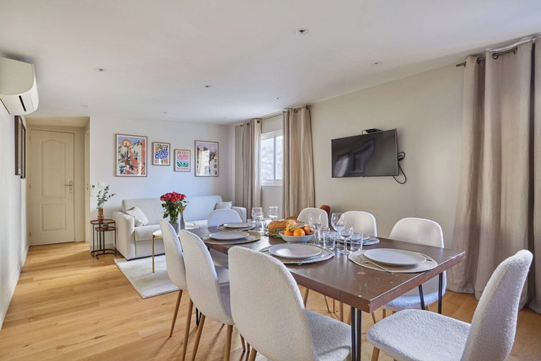 Dining 3, Superb Apartment 2 Bedrooms Center of Paris, Paris