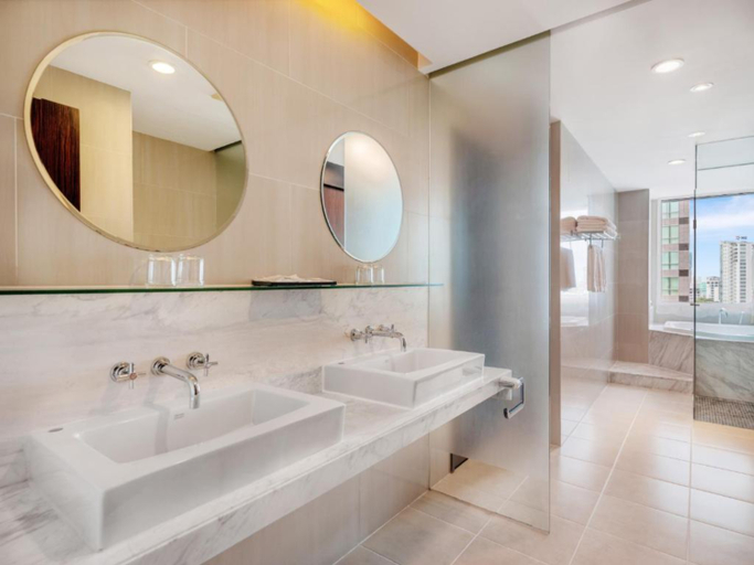 Bathroom 5, Palace Hotel Saigon, District 1