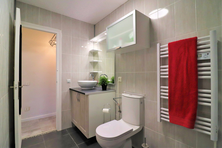 Bathroom 2, Apartment in Roses With Waterfront Views, Girona