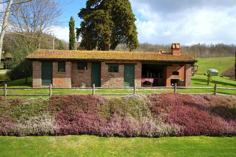 Exterior 3, Farmhouse in Tuscany With Pool & Valley Views, Arezzo