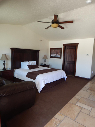 Others 4, Winterton Suites, Williams