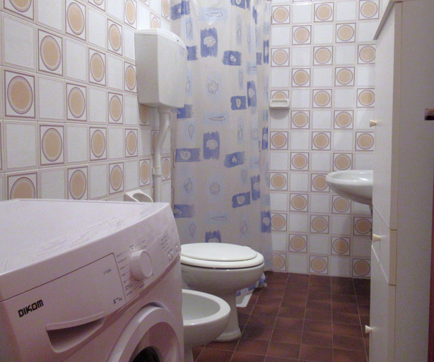 Bathroom, Holiday Home in Caorle Near Spiaggia Tartaruga, Venezia