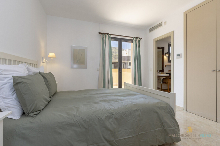 Bedroom 2, Apartment in Pollensa Near Sandy Beach, Baleares