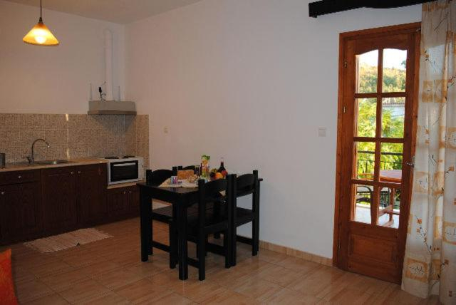 Others 2, Hotel Zefi, Epirus