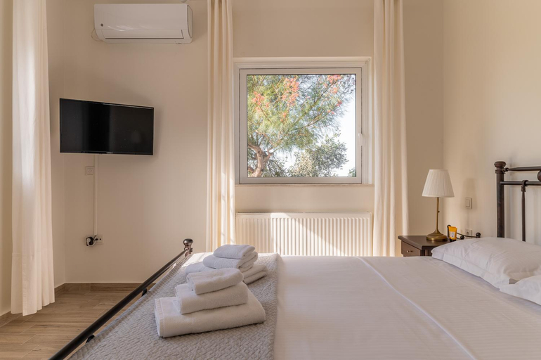 Others 4, Villa Katrin, Peloponnese
