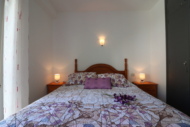 Room 2, Apartment in Roses With Balcony, Girona