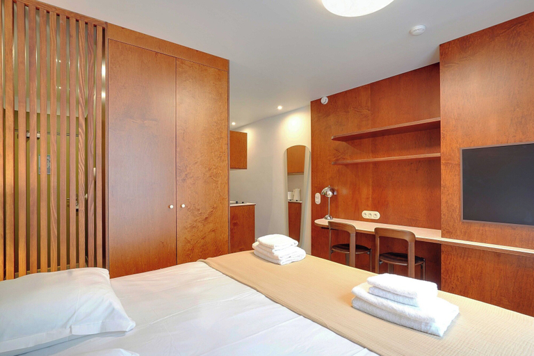Room 4, Elegant Studio - 2P - Republique, Paris