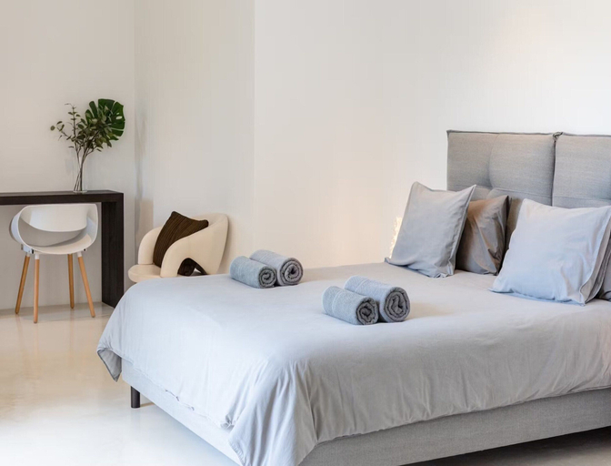 Room 3, Stunning Villa With Gardens, Baleares