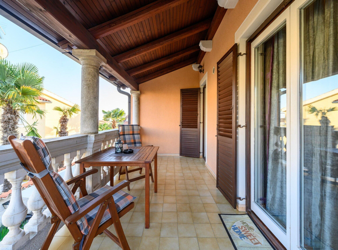 Exterior 4, Pretty Apartment With Balcony, Poreč