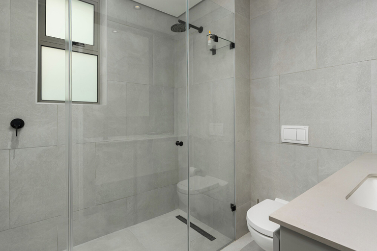 Bathroom, Luxury 2 Bedroom Mountain Views, City of Cape Town