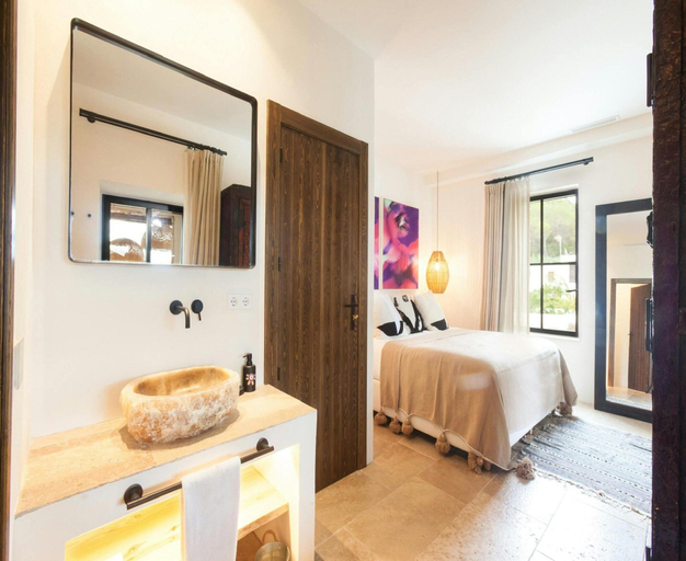 Room 4, Holiday Home Near Scenic Farmland, Baleares