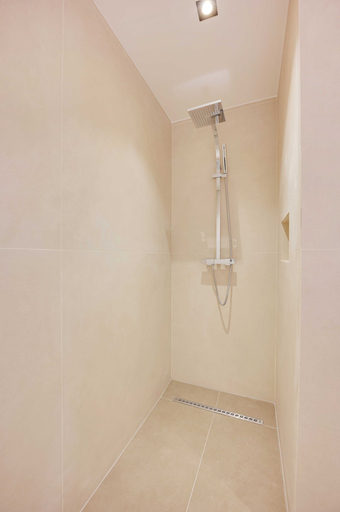 Bathroom 2, Charming Apt With AC & Balcony, Hauts-de-Seine