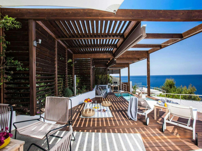 Dining 2, Holiday Home With Private Jacuzzi, Baleares
