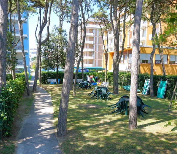 Garden, Apartment in Porto Santa Margherita, Venezia