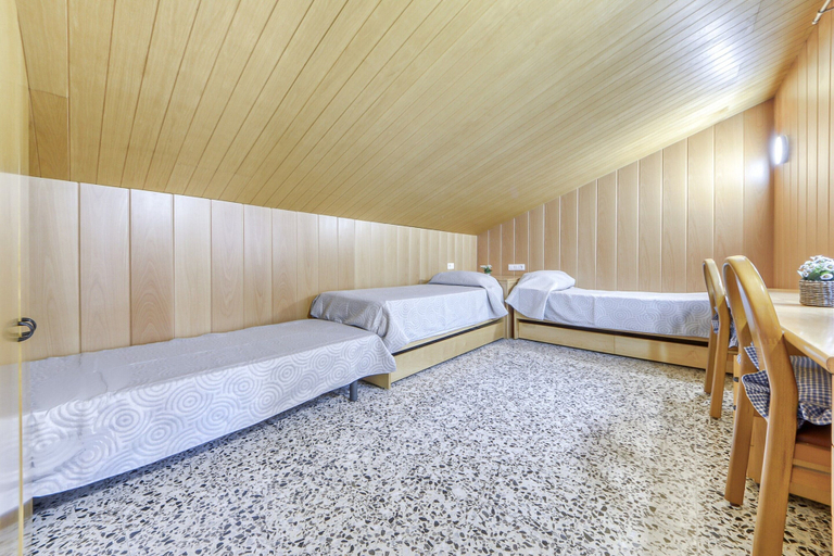 Room 4, Beautiful Apartment With View, Girona