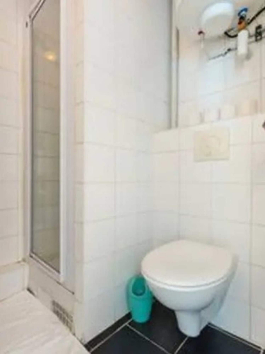 Bathroom 3, Magnifique Studio 9- Edouard Vaillant, Seine-Saint-Denis