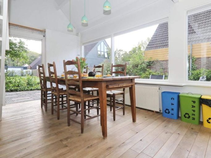 Dining 5, Holiday Home Near the Beach in the Dunes, Noordwijk