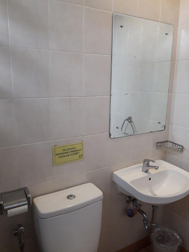 Bathroom 14