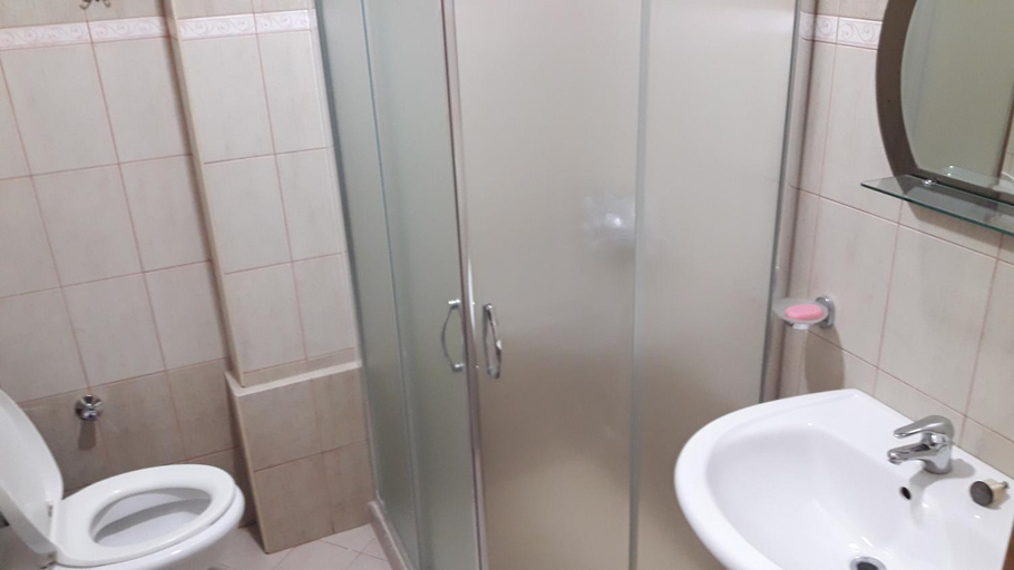 Bathroom 4, Olive Tree Apartment, Sarandës
