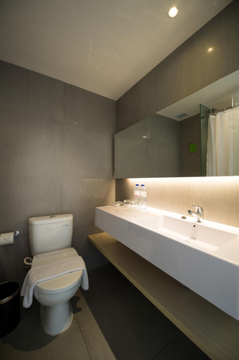 Bathroom 4, Ayda Mangga Dua d/h Zuri Express Mangga Dua, Central Jakarta