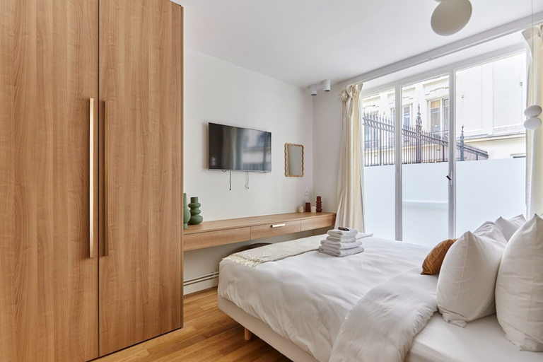 Room 2, Exceptional Apartment With AC - Heart of Paris, Paris