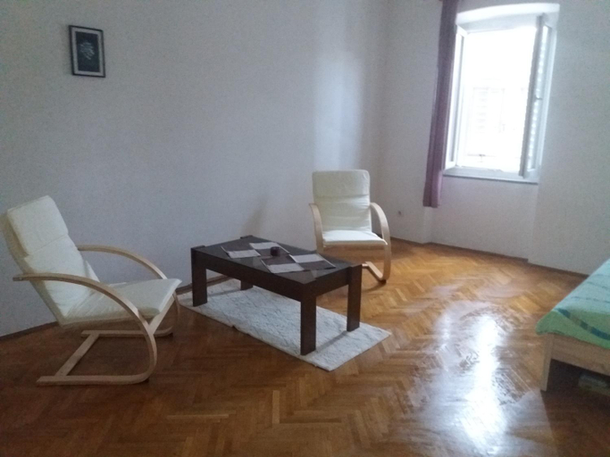 Others 5, D&D Accommodation, Rijeka