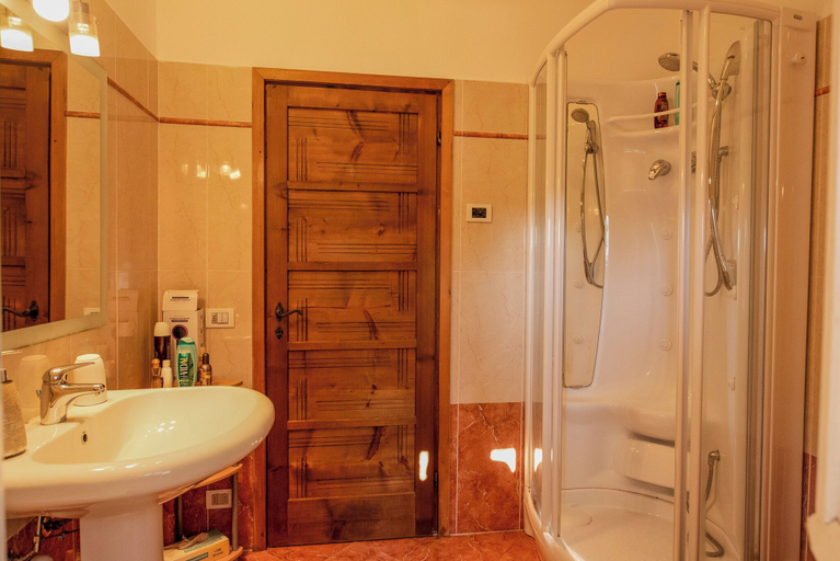 Bathroom 4, Paradise La Tana, Bergamo