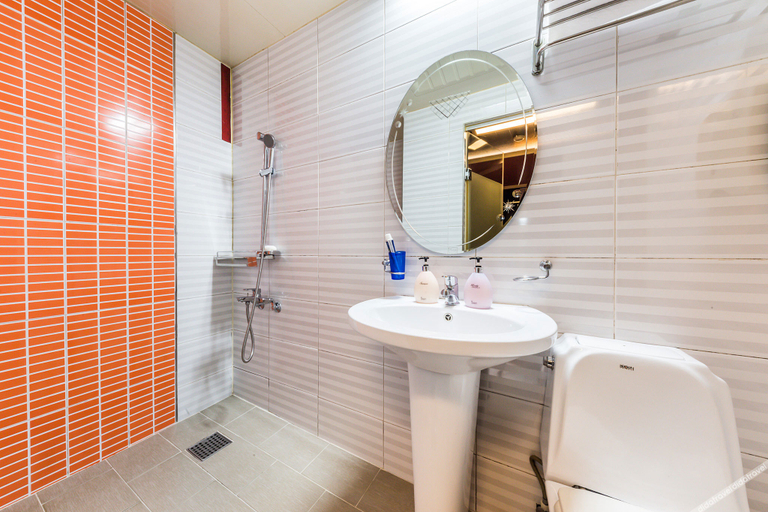 Bathroom 5, Junggok Moon, Gwang-jin