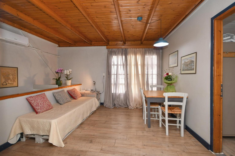 3, Kallithea Beach Apartments, Crete