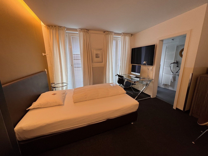 Bedroom 3, Apart Hotel Fulda, Fulda