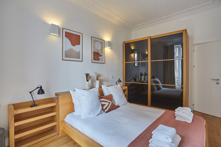 Room 5, Superb Apartment Center of Paris-montmartre, Paris