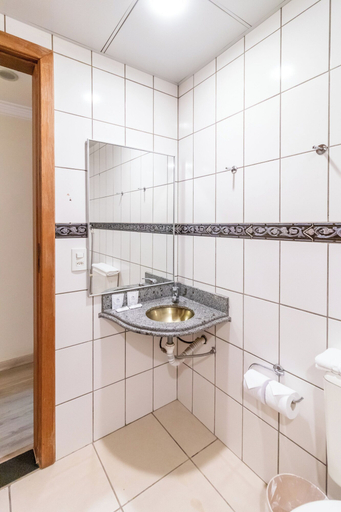 Bathroom 4, Brasilia Tower Hotel by Castelo Itaipava, Brasília