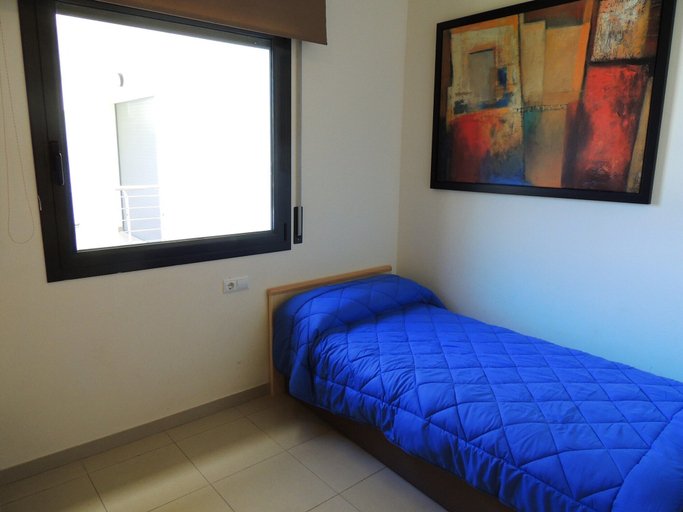 Bedroom 2, Apartment in Roses With Beachfront Views, Girona