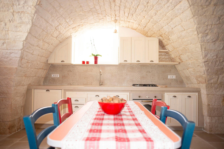 Private kitchen 4, Tower House in Puglia With Pool and Coast Views, Bari