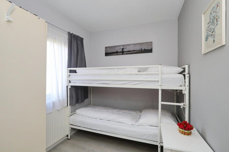 Room 2, Spacious Holiday Home Near Forest, Noordwijk