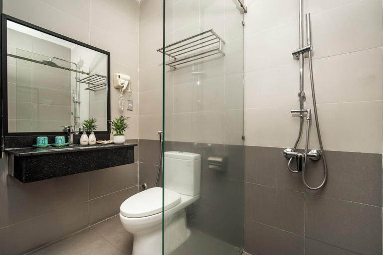 Bathroom 5, Coral Cove Hotel, Da Nang