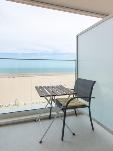 Balcony 2, Beautiful Apartment With sea View, West-Vlaanderen