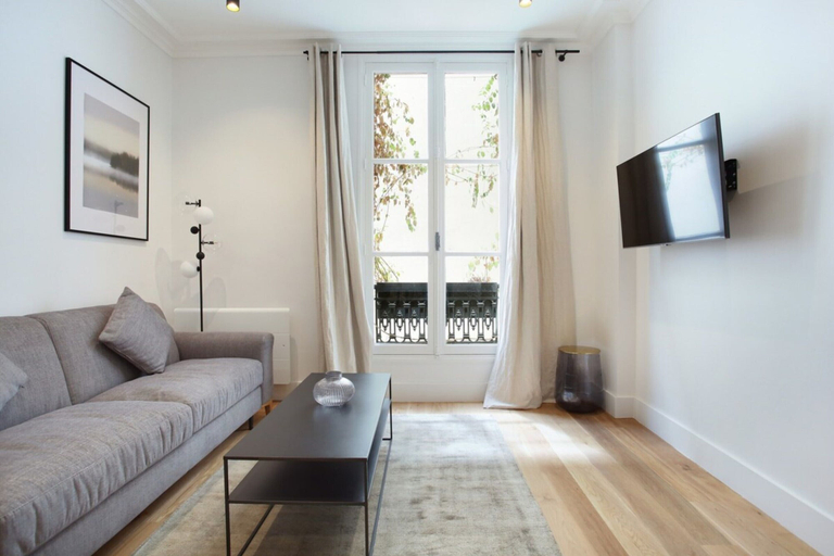 Others 4, Elegant Apartment at the Palais Royal Opera, Paris