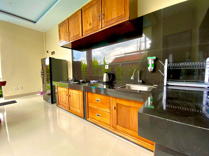 Dining Room 16