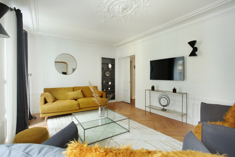 Living area 5, Sublime Apartment With AC Louvre Museum, Paris