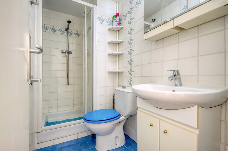 Bathroom, Apartment in Spain Near Sta Margarita Beach, Girona