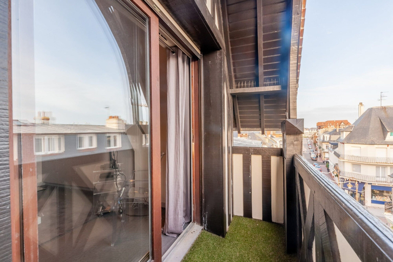 Others 5, Apartment with parking on Place de Morny, Calvados